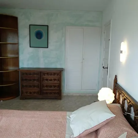 Apartamento Sea Front In Platja With Terrace And Parking